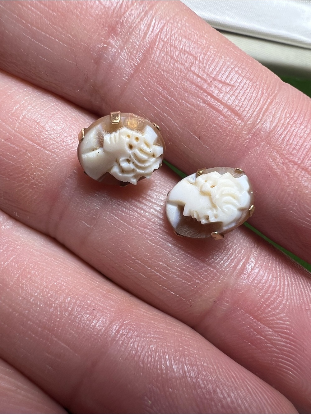 14k gold vintage Carved Shell Cameo Stud Earrings